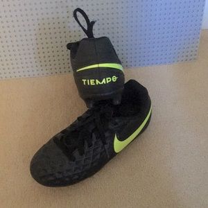 Kid soccer cleats